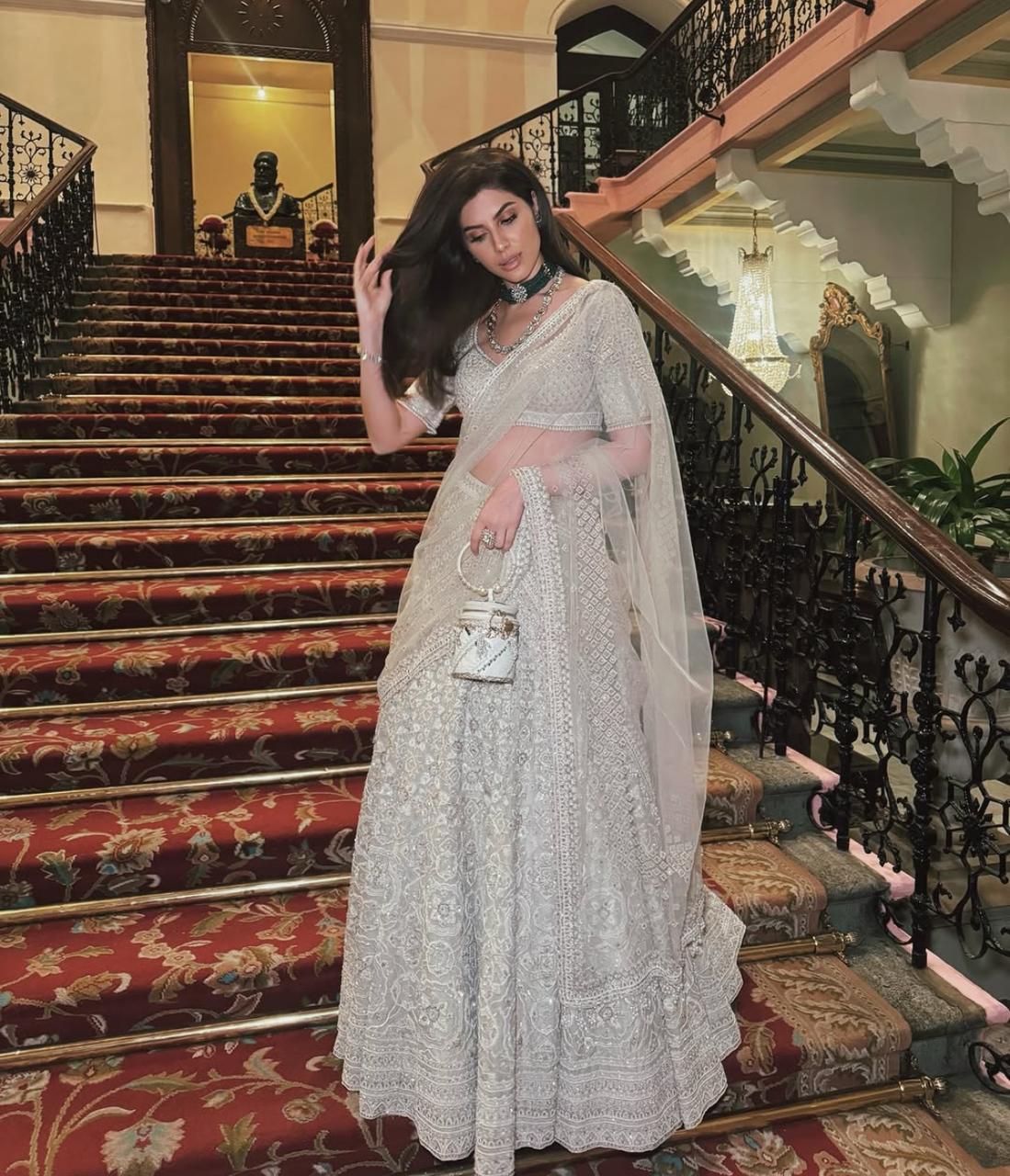 Elnaaz Narouzi With The Fiza Bag