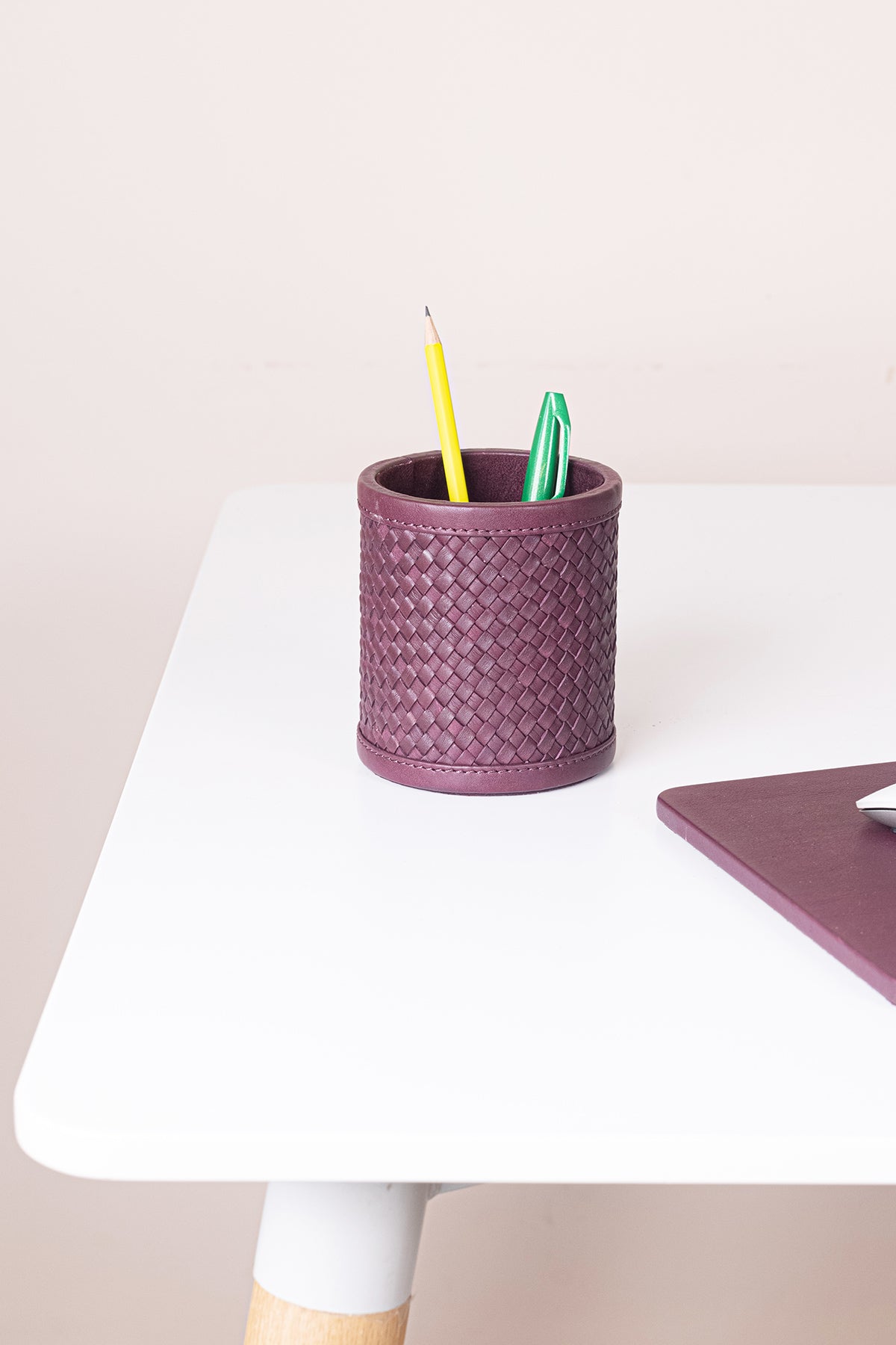 Oak Pen Holder - Sangria
