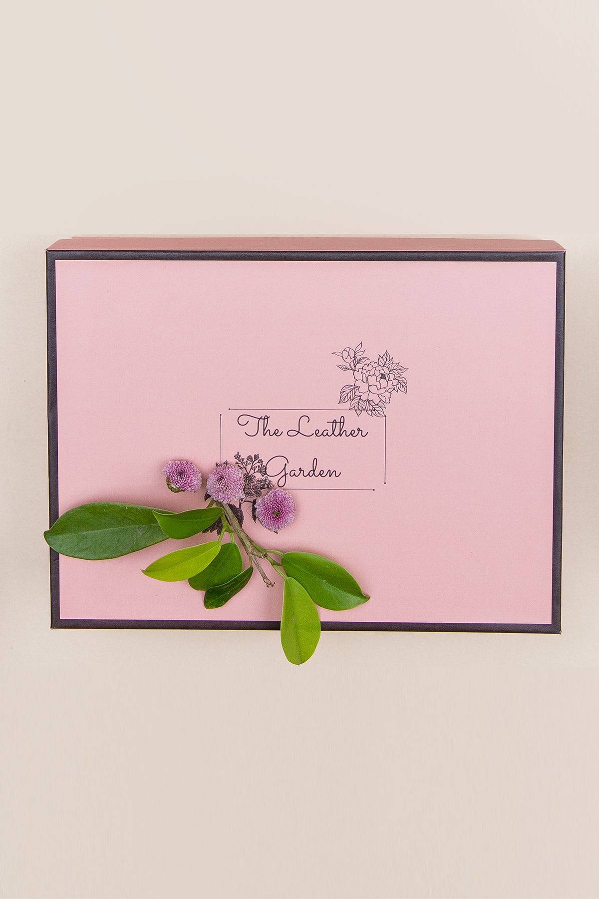 Banyan Triangular Napkin Holder - sangria