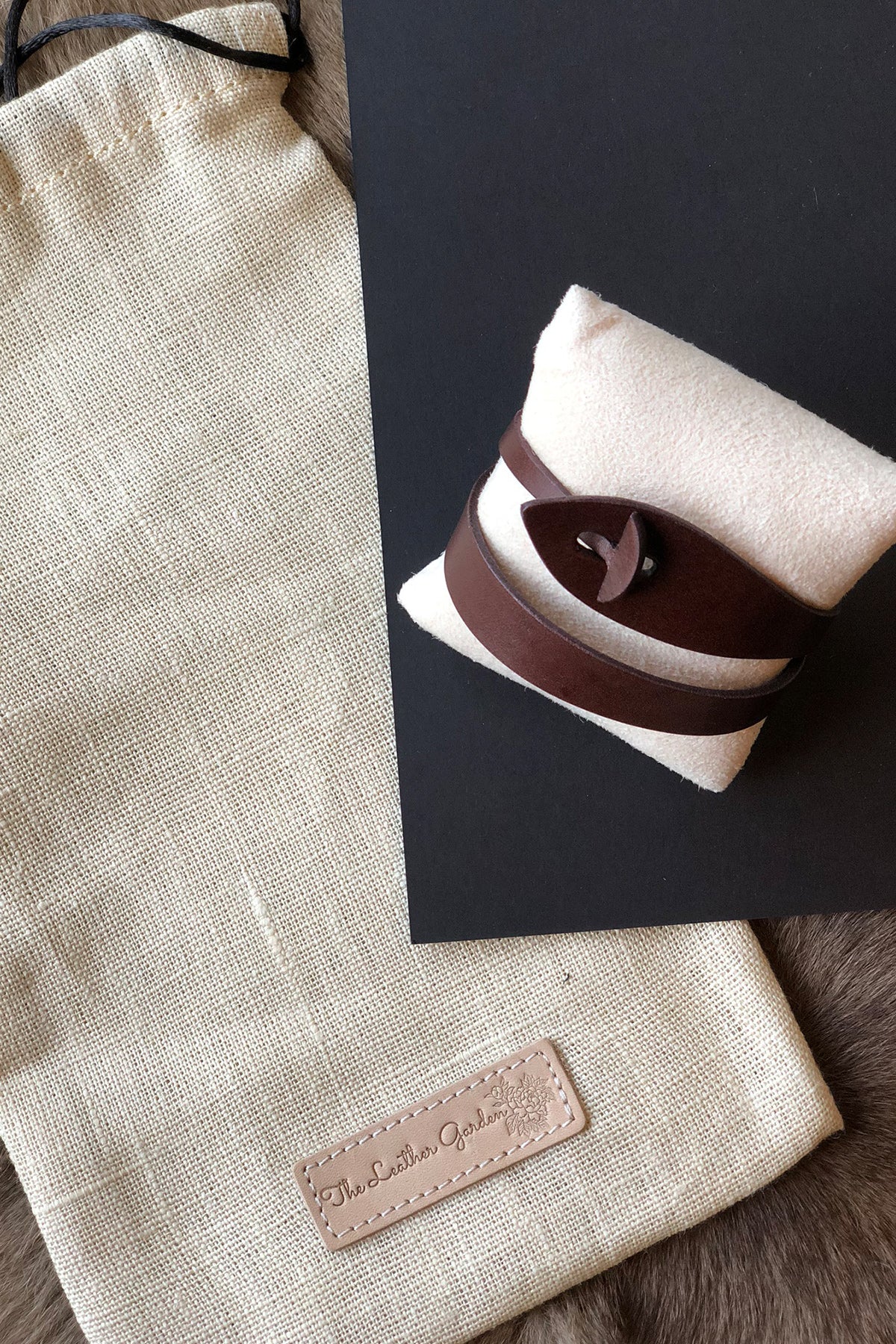 Insert detail double wrap bracelet