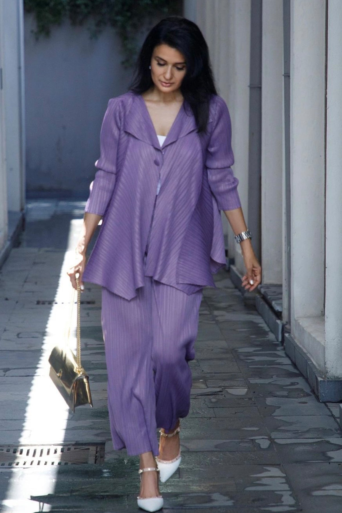 Divya Kapoor Gurwara with the Primrose Topaz Bag