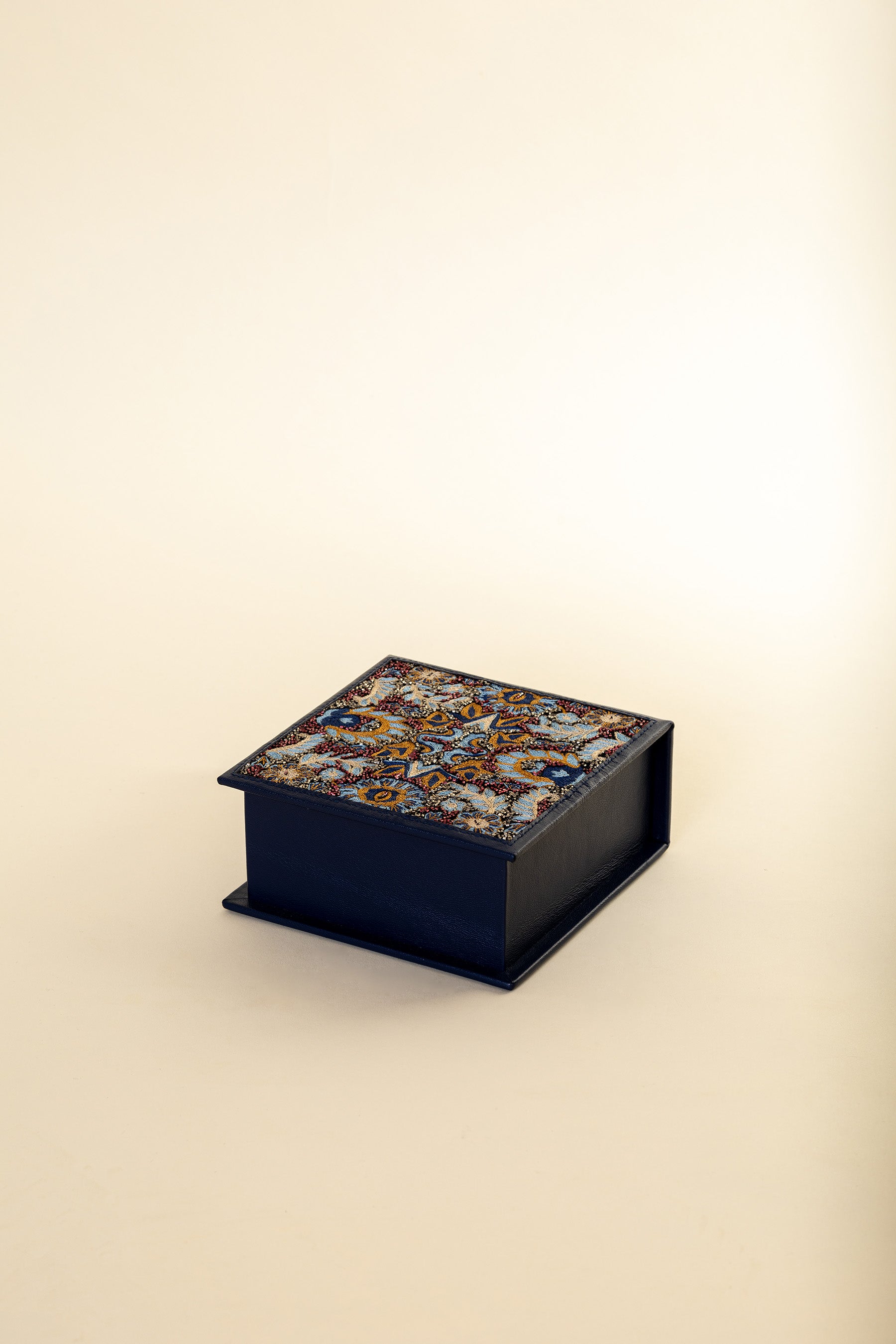 Meera Box