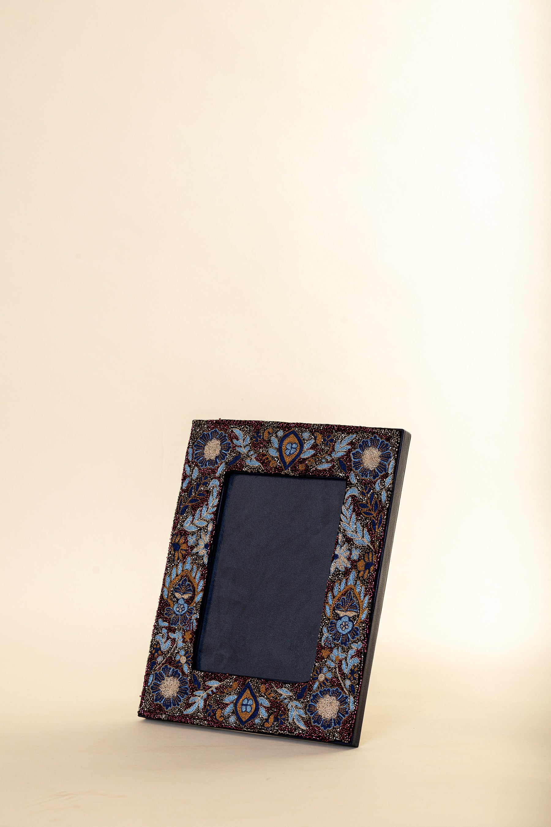 Meera Photoframe
