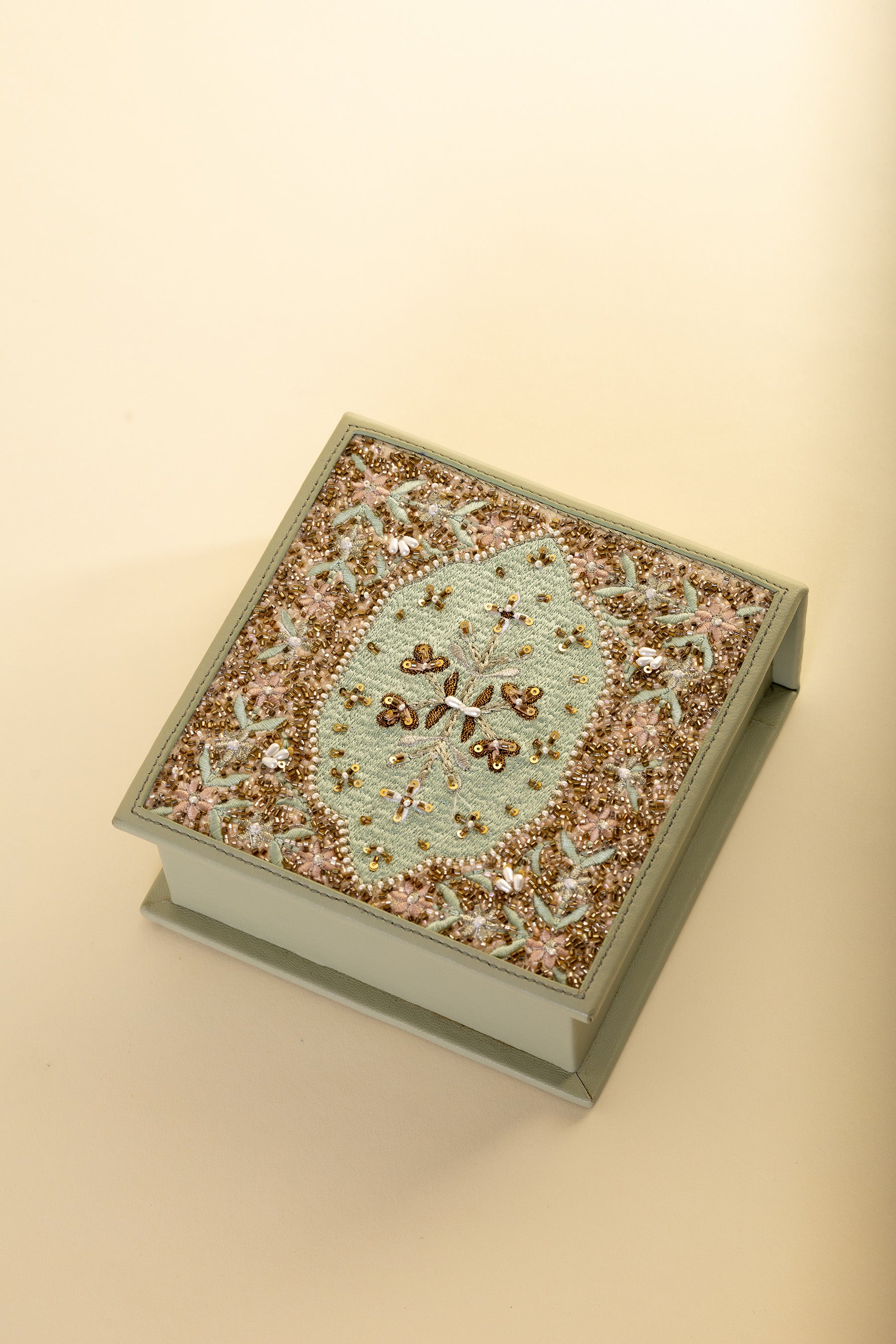 Mehfil Mint Box