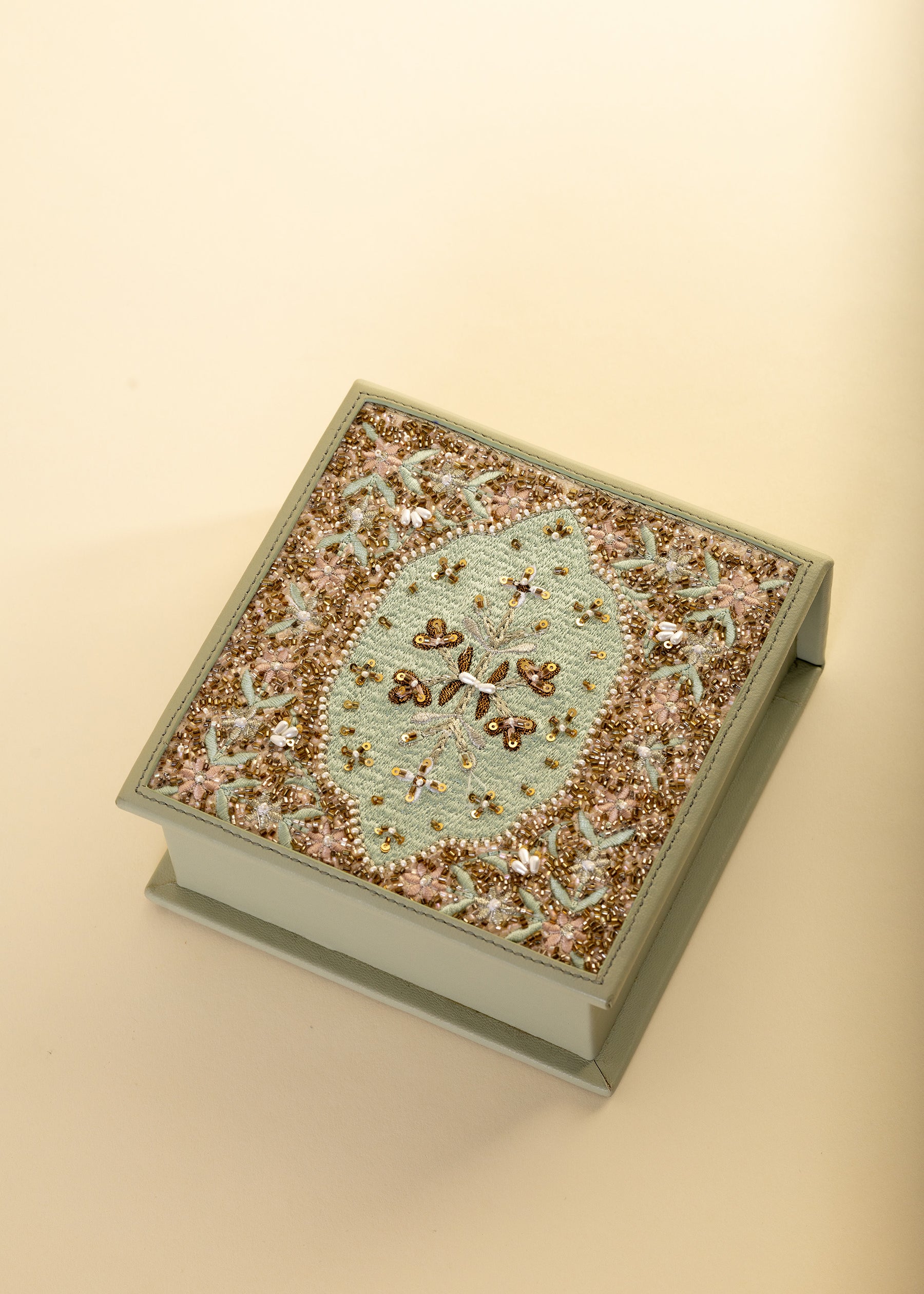 Mehfil Mint Box