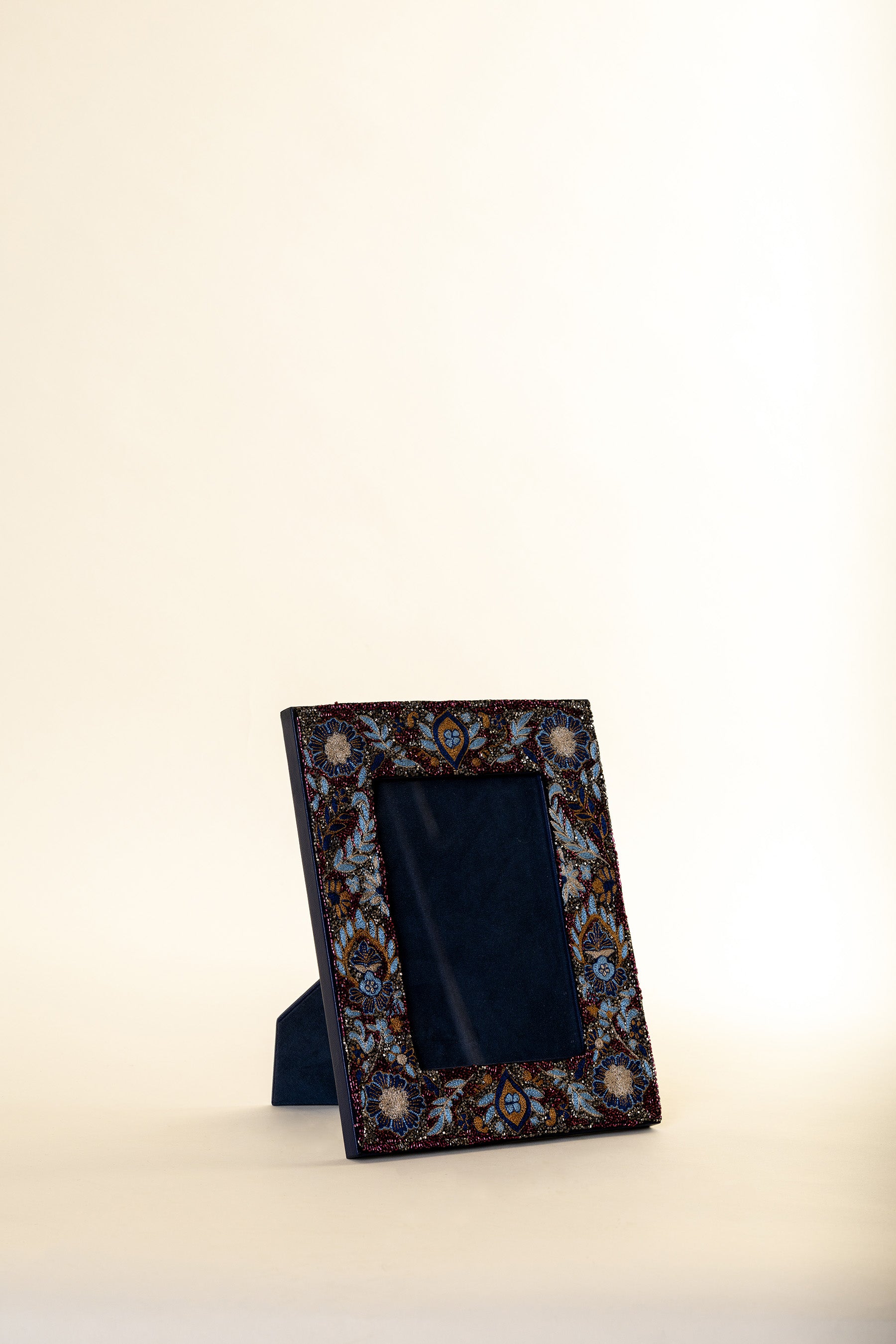 Meera Photoframe