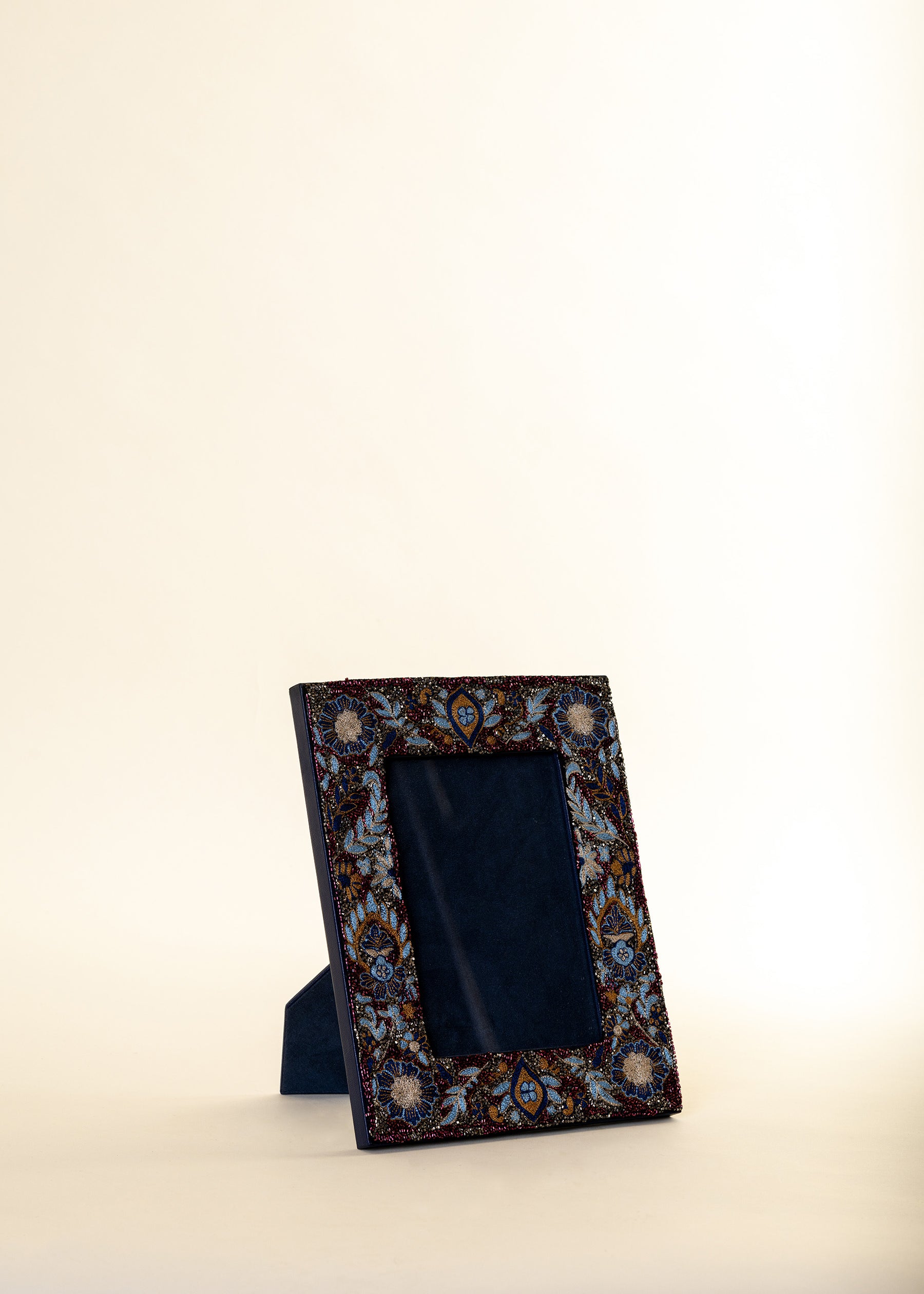 Meera Photoframe
