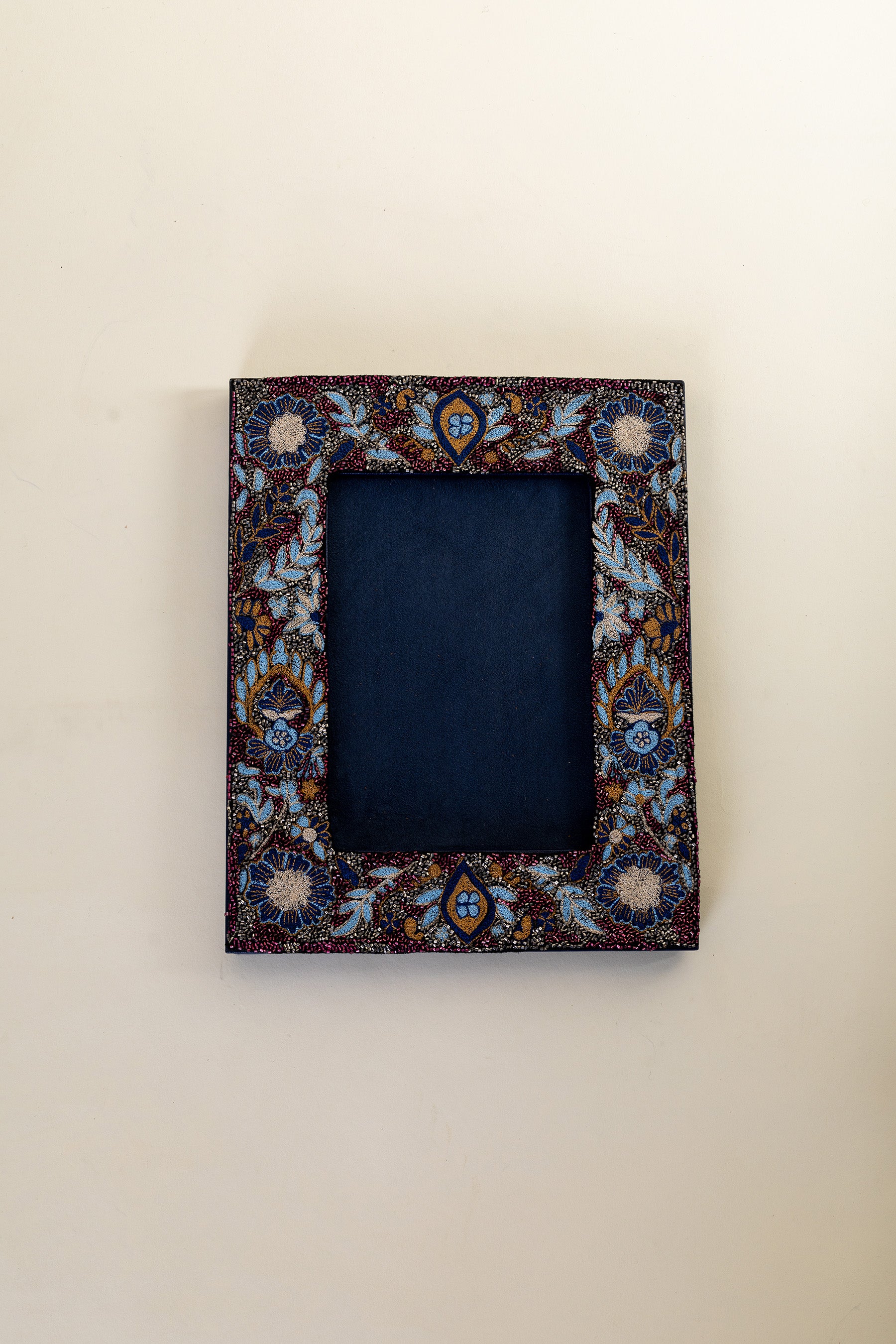 Meera Photoframe