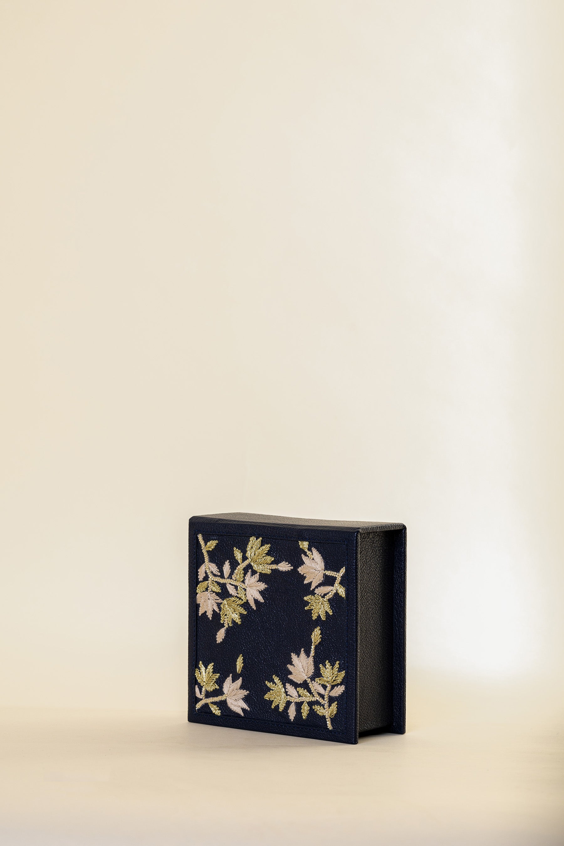 Geranium Navy Box