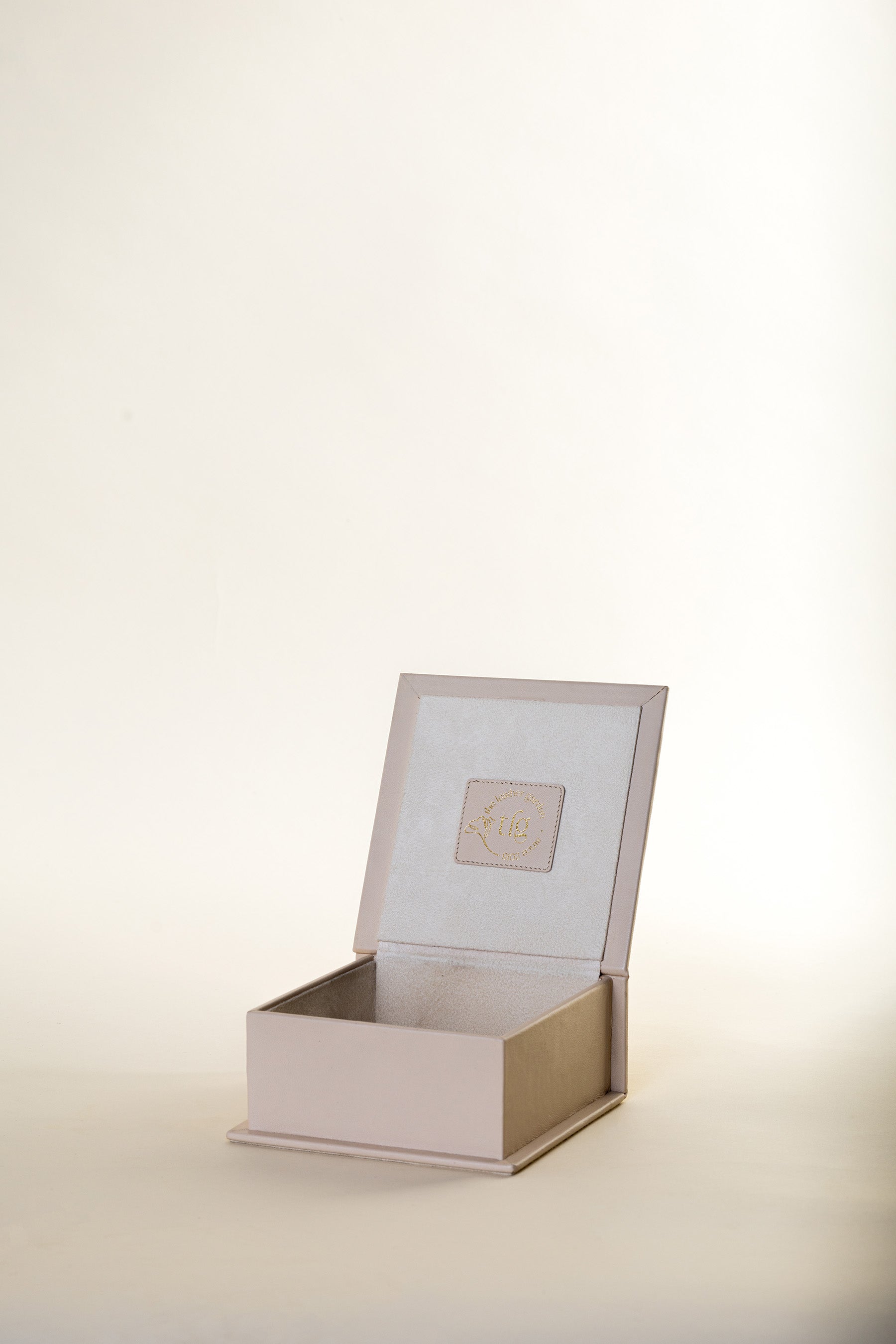 Mehfil Pink Box