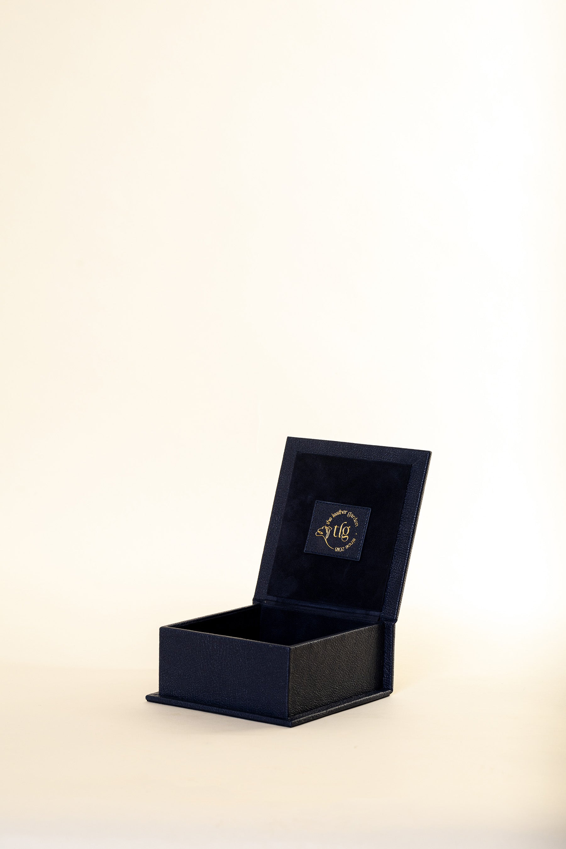 Geranium Navy Box