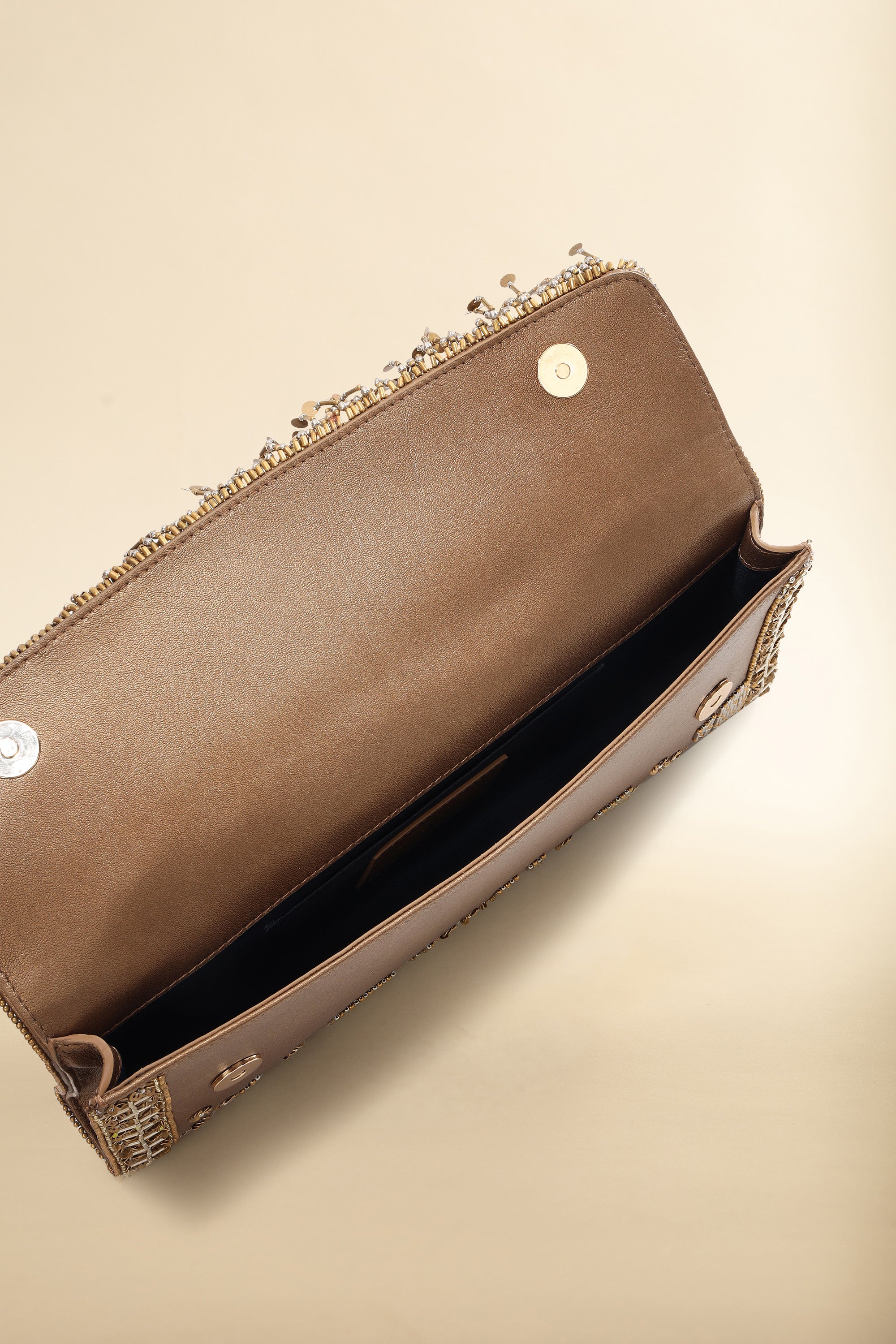 Roshni Clutch