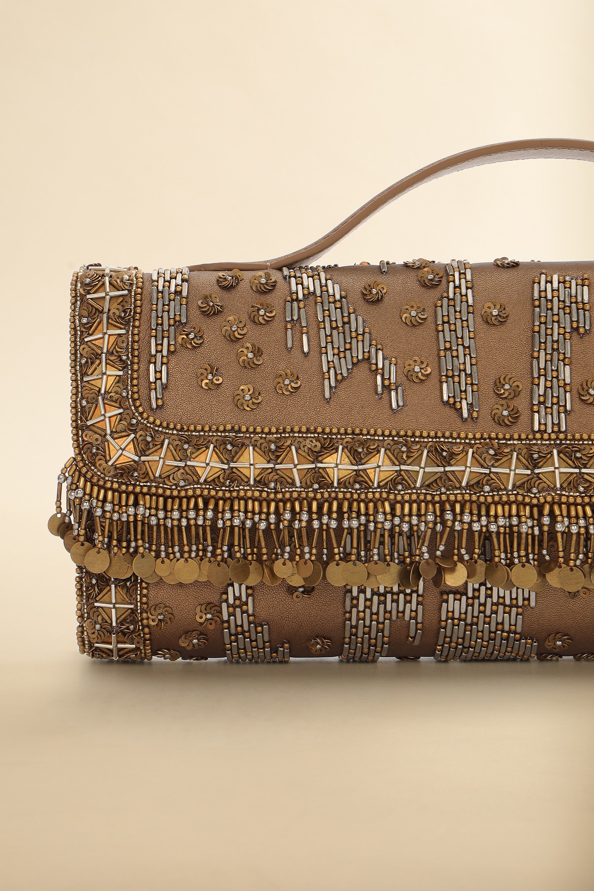 Roshni Clutch